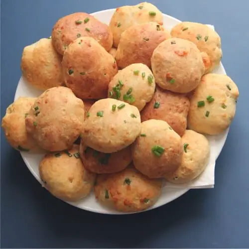 Cheddar Bay Biscuit Recipe: Featured