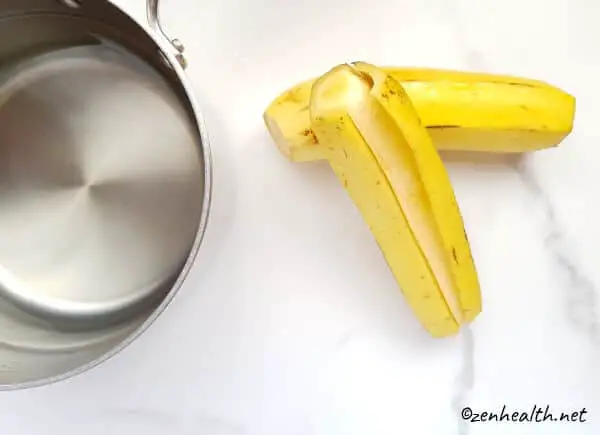 Peeling plantains for boiling