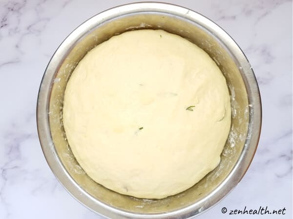 Raised dough for bread rolls